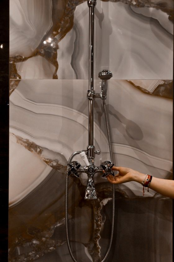 Jörger Duschkombination aus der Produktserie Cronos.