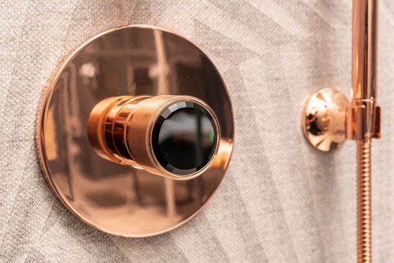 Unterputz-Thermostat und Ventile aus der Serie "Valencia" in Roségold von Jörger 