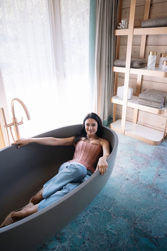 Jörger Design, дизайнер Мария Иванова-Сорокина, Charleston Royal, смеситель напольный, однорычажный, дизайнерский, розовое золото, овальная ванна, oasis, интерьер ванной