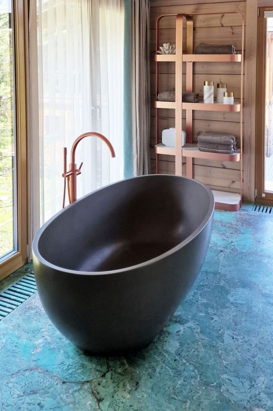 Jörger Design, Charleston Royal, однорычажный смеситель для ванны, напольный, розовое золото, дизайн-студия Full House Design, ванна овальная, oasis, эко-шик, ванная с окном, ручной душ, интерьер ванной