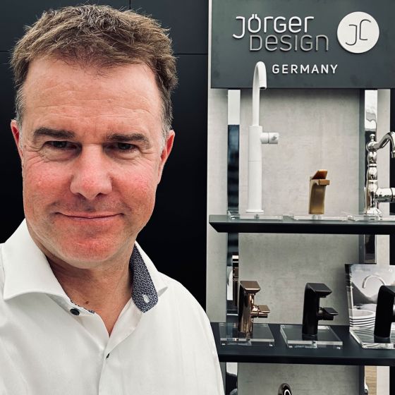 Jörger Design, Oliver Jörger, Korsing, Kooperation, Bildergalerie, Impressionen, Messeauftritt, Hausmesse, Köln, Jubiläumsmesse, Waschtisch, Armaturen, Bad, Gäste-Bad, Ein-Hebel-Mischer, Belledor, Delphi, Eleven, Exal, Valencia, Roségold