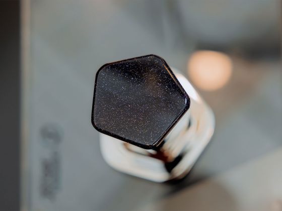 Jörger Design, Shado, ручка смесителя, авантюрин, натуральный камень, пятигранник, дизайнерский смеситель, АрхМосква2024, премьера, новинка, Европейская сантехника, премиум, люксовый, скульптурный, знак качества