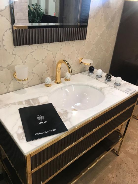 Jörger Коллекция Belledor с белыми фарфоровыми ручками в золоте (24 карата) от Jörger, в салоне Концепт (Konzept)