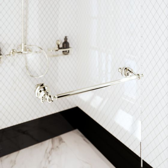 Jörger Neuheit 2021 Duschtürgriff mit Handtuchhalter-Funktion befestigt an gläserner Duschkabinentür im Design der Badarmaturen-Serie „Delphi“ in Silbernickel 