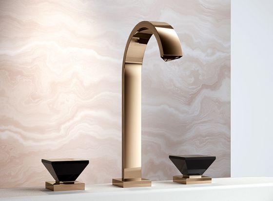 Empire Royal Crystal -  хай-тек и футуризм форм, органично переплетающийся с классикой природной красоты.